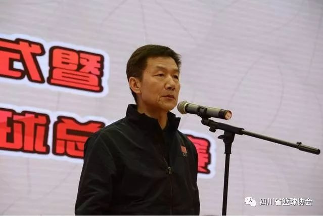 篮球规则换人一场几次_篮球规则换人的条件_2017篮球规则换人