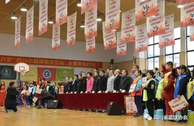 篮球规则换人的条件_2017篮球规则换人_篮球规则换人一场几次