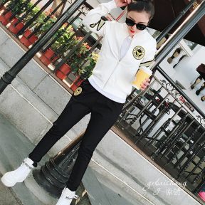 休闲运动风格穿搭女_休闲运动风衣_休闲运动风