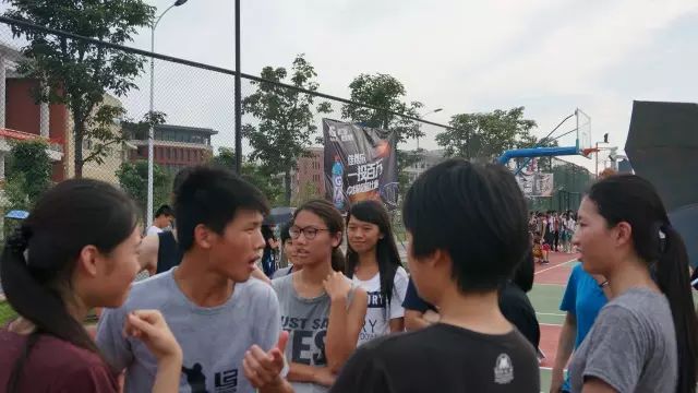 篮球规则rsbq_3人篮球赛规则_篮球比赛规则是