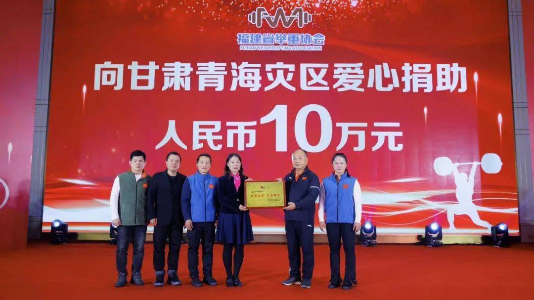 举重黄闵豪_黄闽豪举重冠军_黄雄汉举重