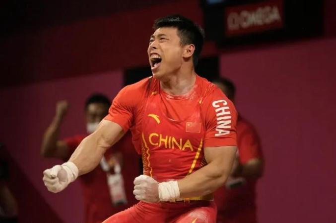 奥运举重困难冠军家庭有补助吗_举重奥运冠军家庭困难_举重奥运冠军贫困