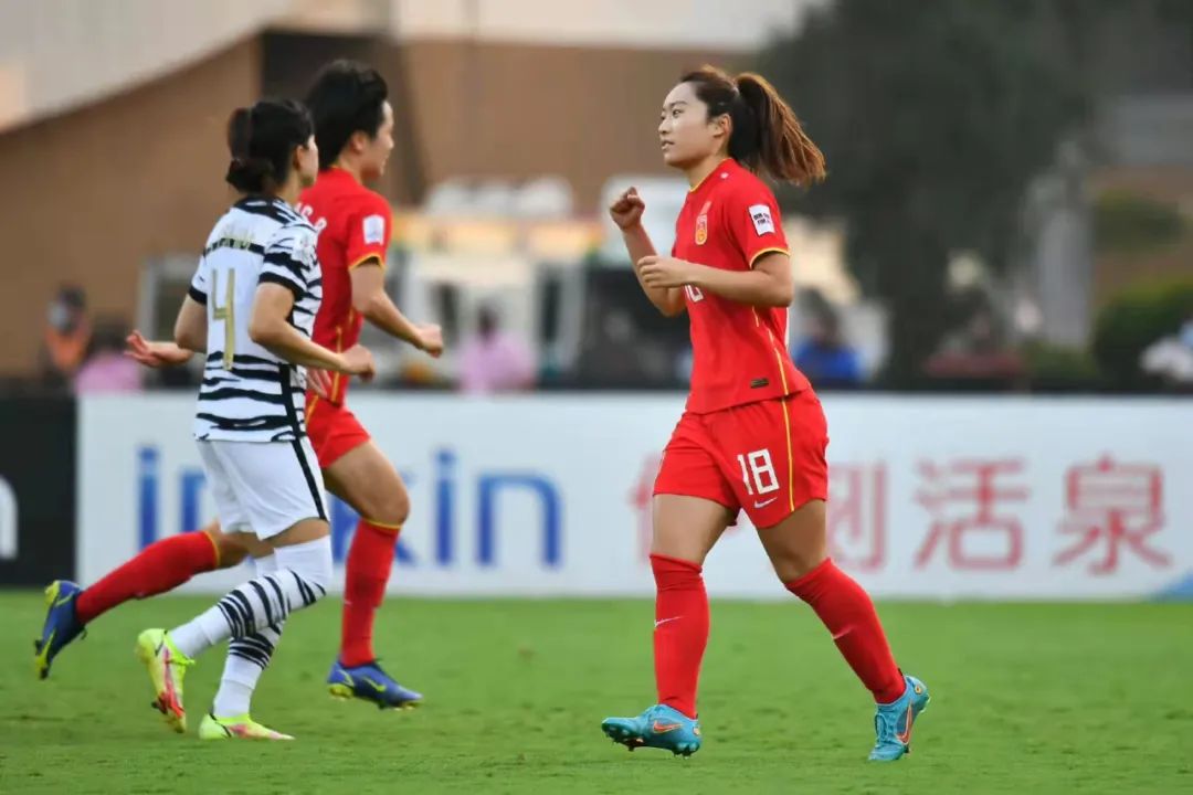 女子足球世界杯冠军奖杯名称_世界足球冠军奖金多少_世界女子足球队冠军奖金