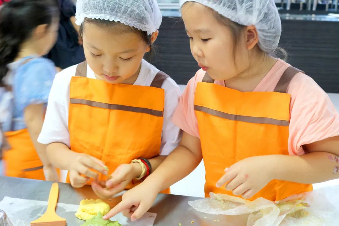足球边线发球规则_足球边线发球几秒违例_足球边线快速发球技巧视频