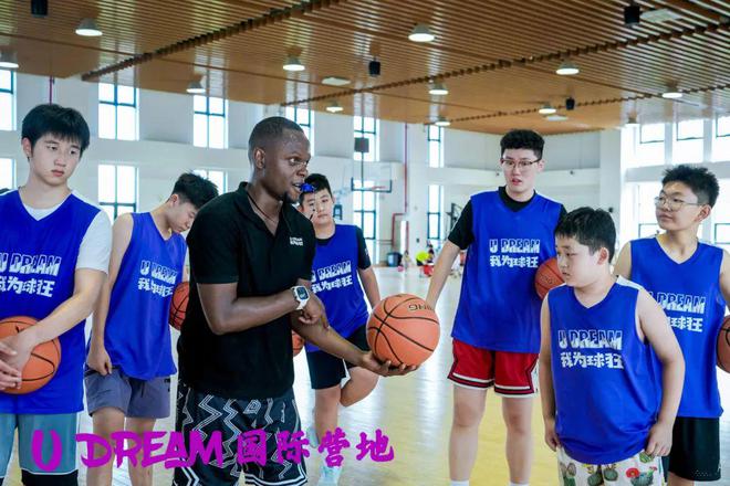 篮球的历史英文作文_篮球和历史英文_篮球发展史英文版