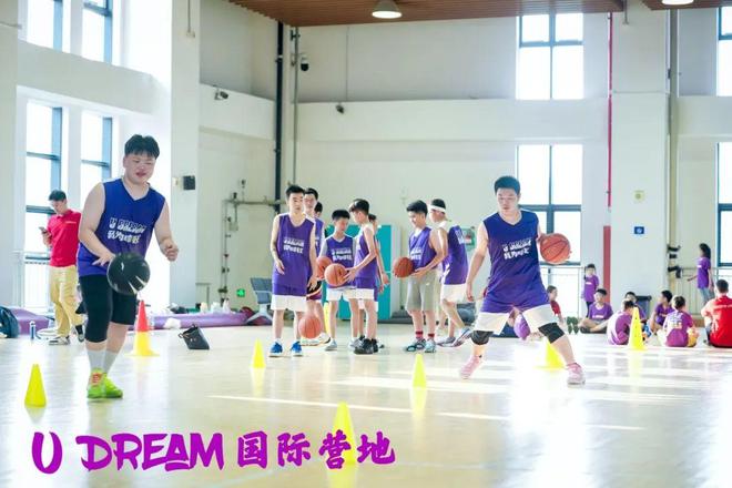 篮球发展史英文版_篮球和历史英文_篮球的历史英文作文