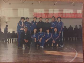女子篮球冠军墙报_女子篮球金牌_女子篮球冠军是谁