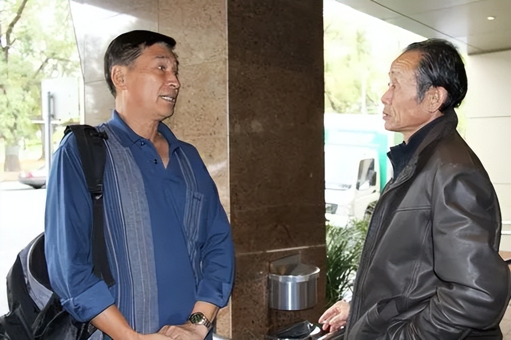 中国足球冠军运动员是谁_中国足球冠军队员_队员足球冠军中国有几个